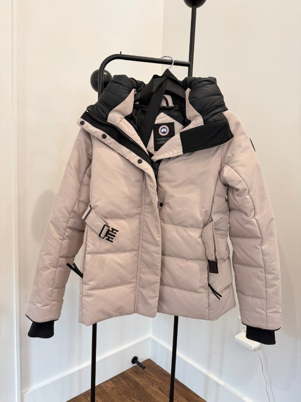 Canada Goose Belted Hooded Down Jacket Beige Black Label Size M